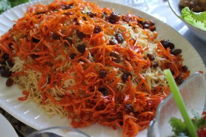 catering dish rice raisins